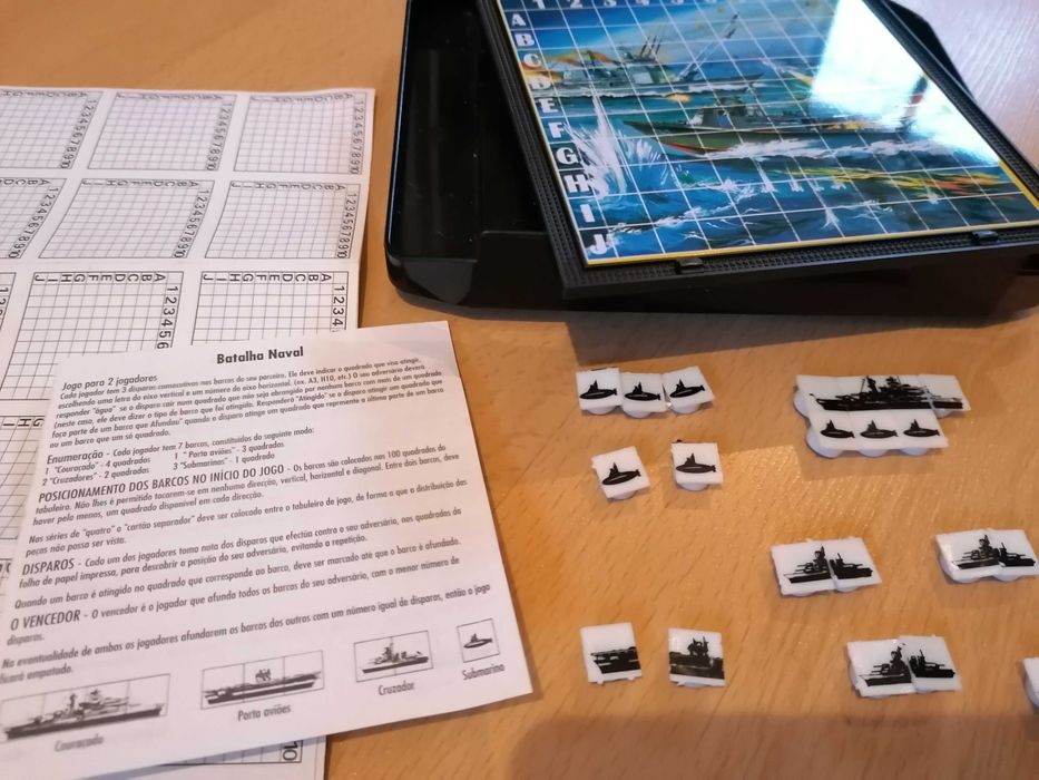 Jogo de viagem magnético (Batalha Naval)