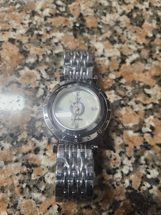 Relógio senhora pandora