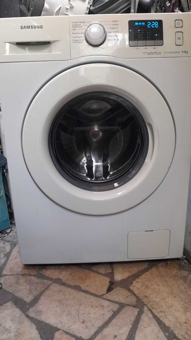 Sansung 9 quilos 1200 rpm estado smi nova para desocupar