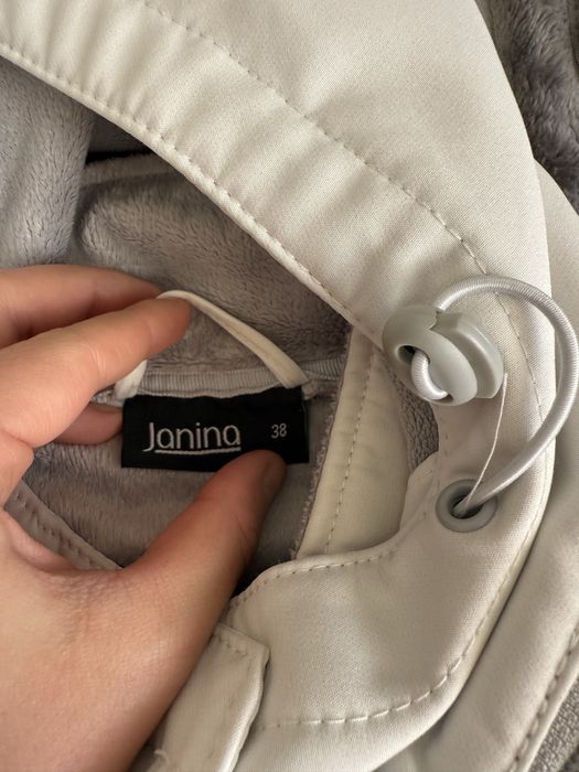 Куртка жіноча біло-сіра 38 та ментолова 36