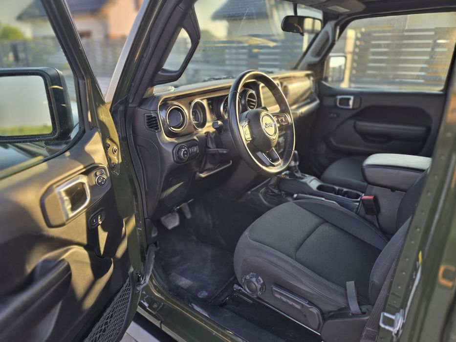 Jeep Gladiator ! Super stan ! Niski przebieg !