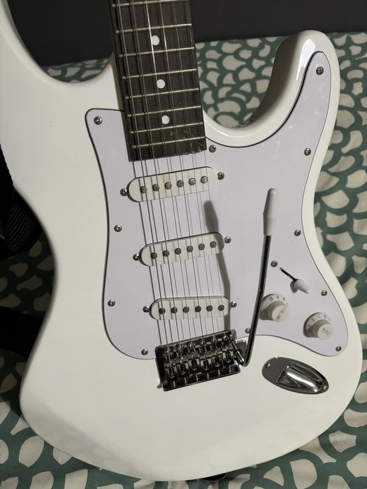 Guitarra eletrica stratocaster