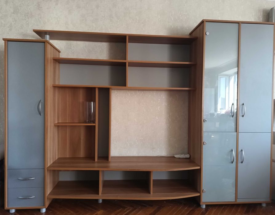 Стінка у вітальню