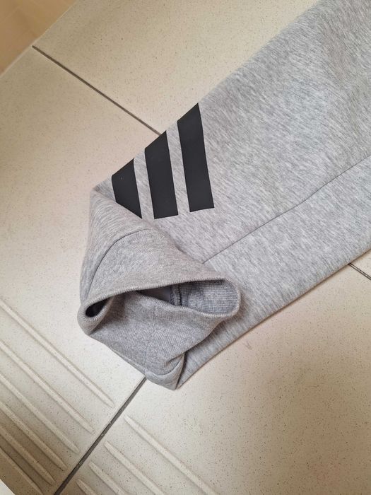 Calça Adidas Cinza (S)