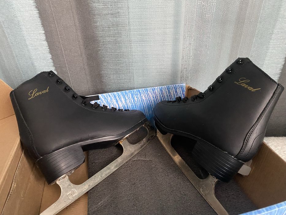 Коньки 38 размер: кожа, мех, удобные и красивиие