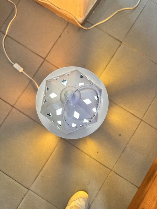 Lanterna antiga electrificada branca