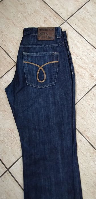 Calvin Klein Jeans Est. 1978 artystyczn legenda projektanta Rafa Simonsa.
