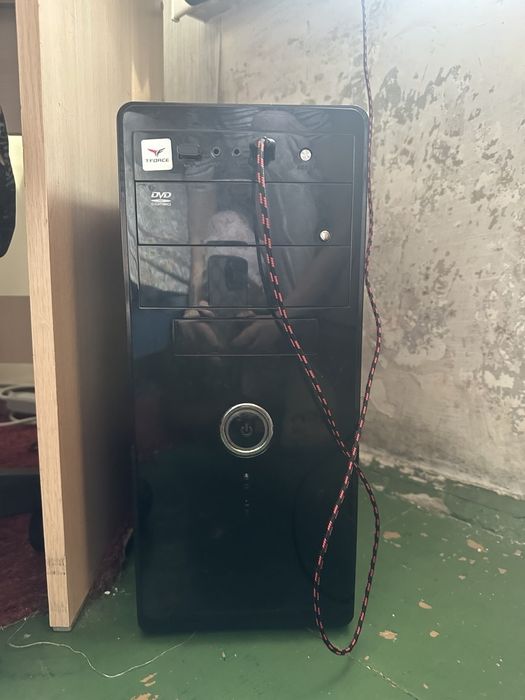 Продам ПК комплект монитор,клава,мышь,колонки
