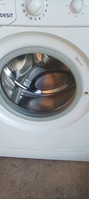 Пральна машина Indesit