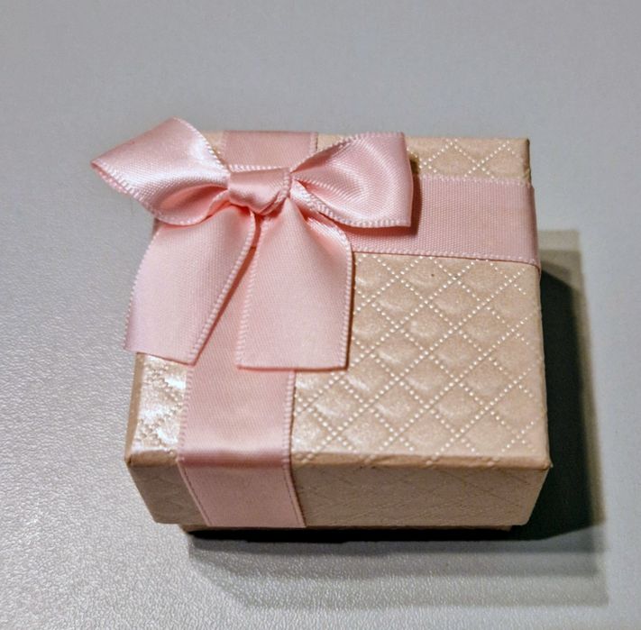 Pudełko różowe na biżuterię, charms, bransoletkę, łańcuszek, naszyjnik