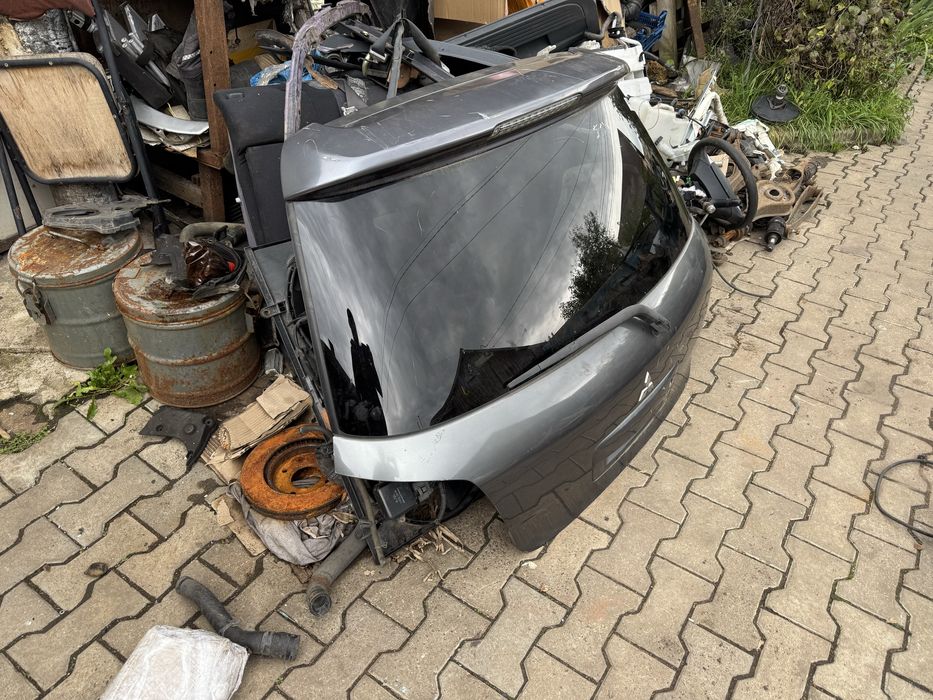 Outlander 1 кришка багажника рестаіл 2003-2008