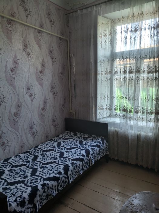 Сдам дім в центрі міста 3х кімнати.