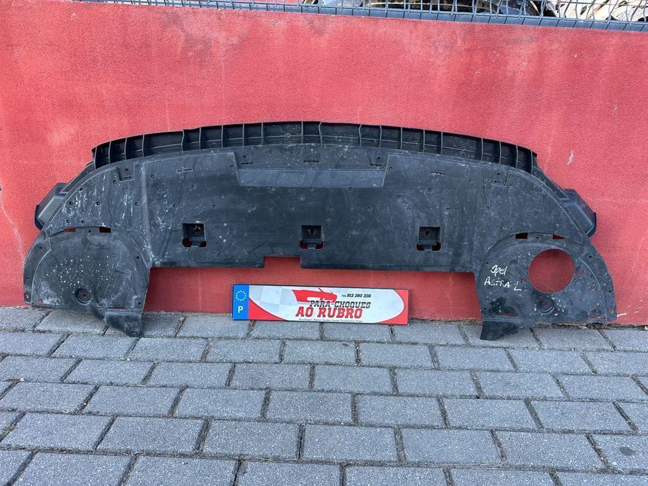 Base inferior parachoque Opel astra L