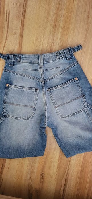 Dzinsy Bershka Relaxed Fit r.34