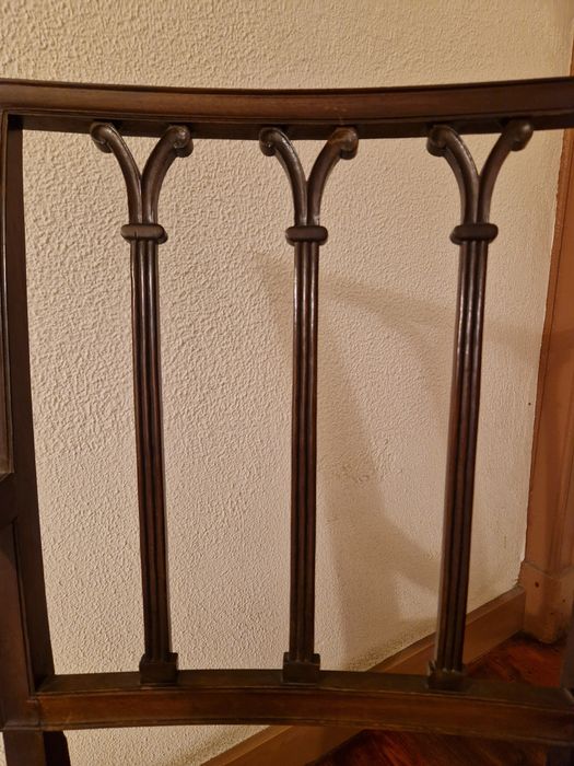 8 Cadeiras e 2 cadeirões