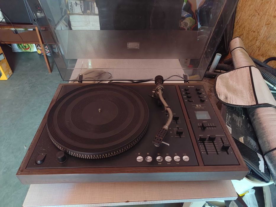 Gramofon Daniel ze wzmacniaczem