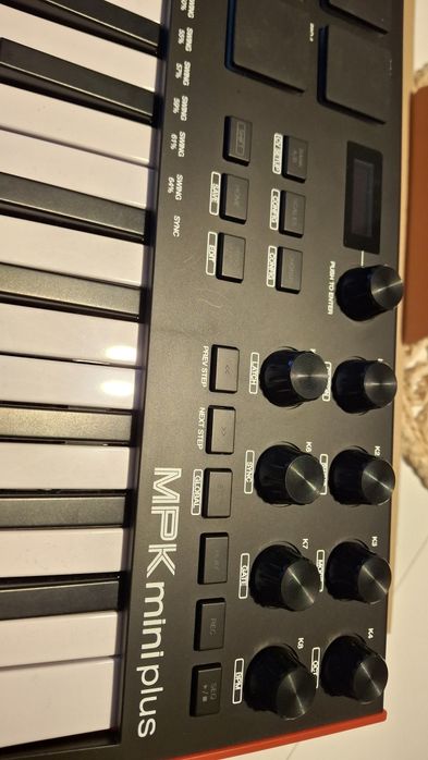 Akai mpc mini plus