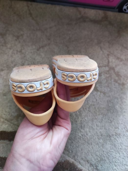 Сандалі  Crocs...