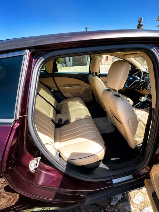 Lancia Delta 1.6 Multijet Argento - Full Extras -Teto Panorâmico