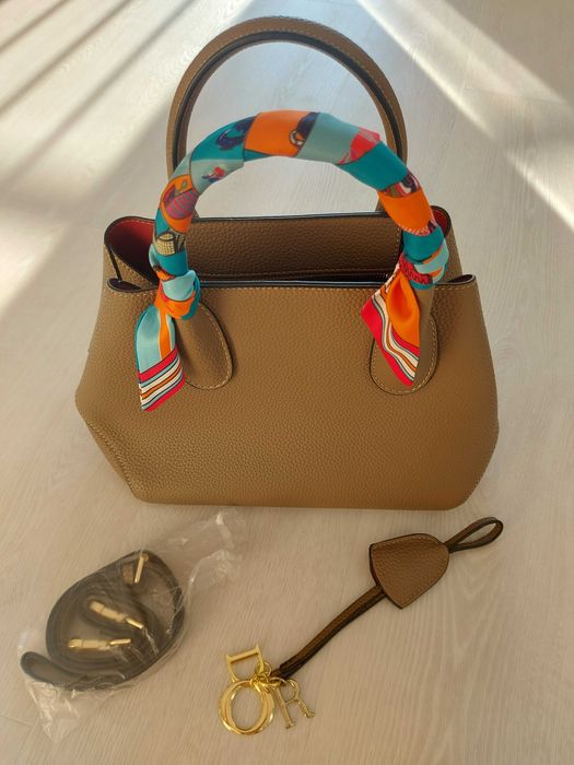 Nowa, elegancka torebka