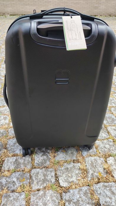 Gabol Paradise Xp preta, feita de plástico ABS rígido e resistente (Nova)