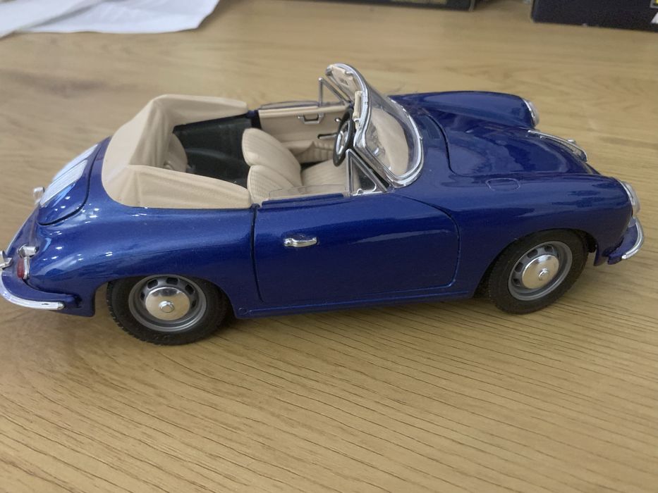Model Bburago Porsche 356 cabrio 1:18 stan idealny