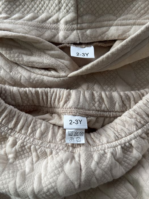 Beżowy dres dla dziewczynki 92/98