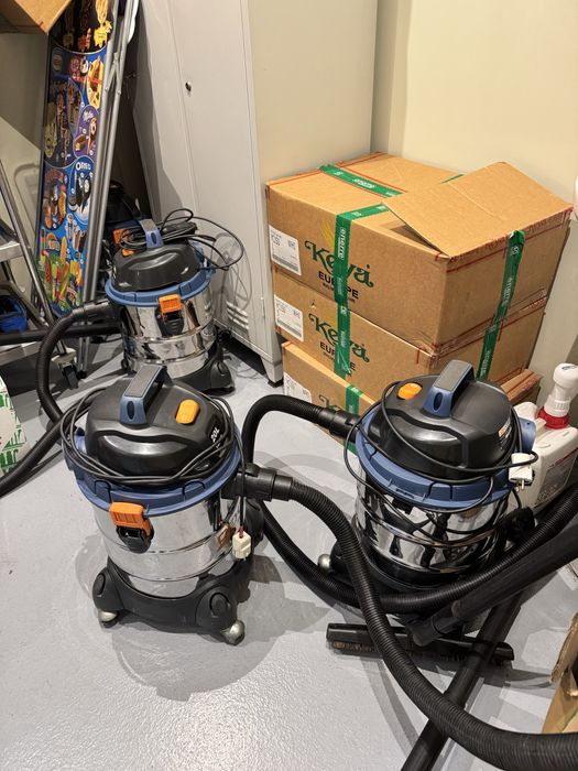 Material de Limpeza a Bateria e Manual