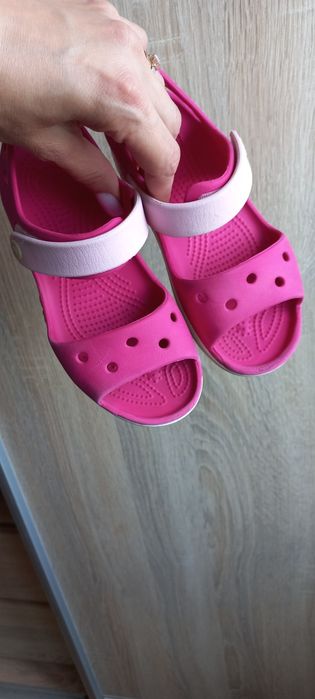 Продам crocs га дівчику с 13