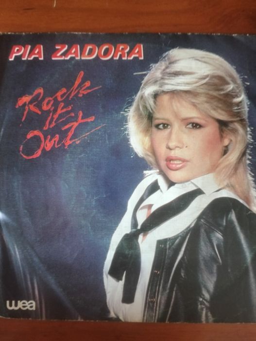 Single Pia Zadora
