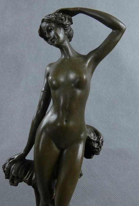 Akt kobieta pozująca BRĄZ marmur figura RZEŹBA  L. Bistolfi 25 cm