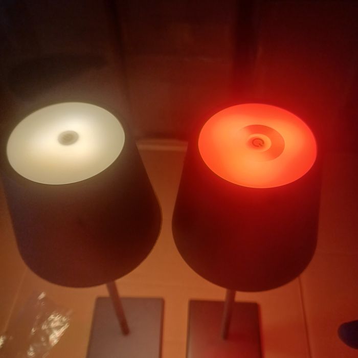 Настільна лампа сенсорна