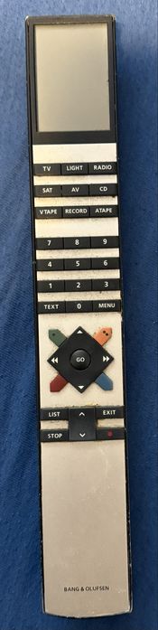 Pilot Bang & Olufsen Beo4 – uniwersalny, oryginalny, z wyświetlaczem