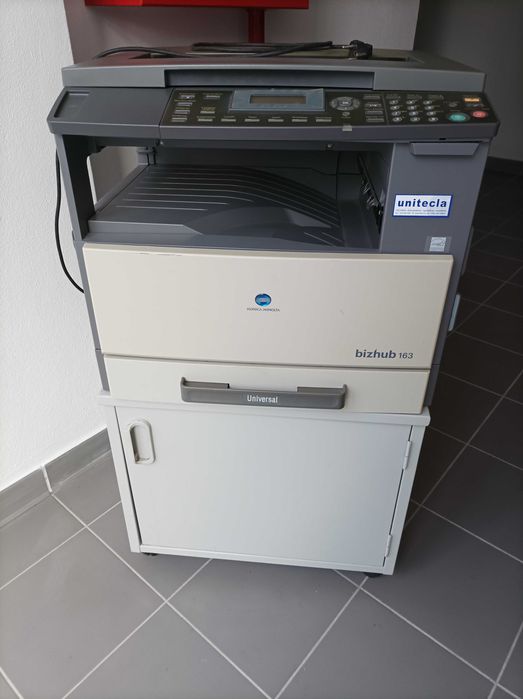 Máquina fotocopiadora Konica Minolta Bizhub 163