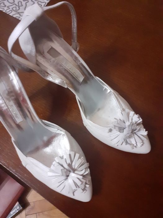 Продаю весільні туфлі