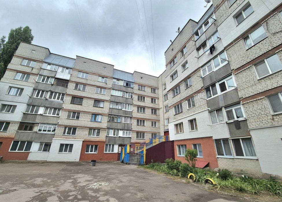 2-х кімнатна Смарт квартира  Центр вул. Перемоги та вул. Л. Українки 36 кв.м після будівельників 2-й поверх