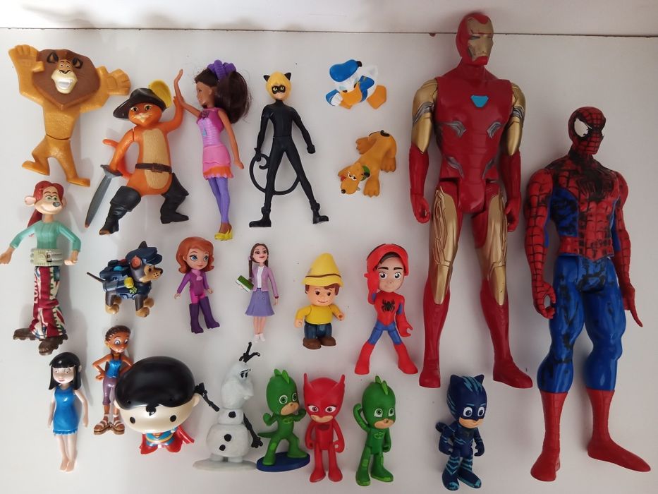 Lote 22 bonecos exclusivo lote 15€