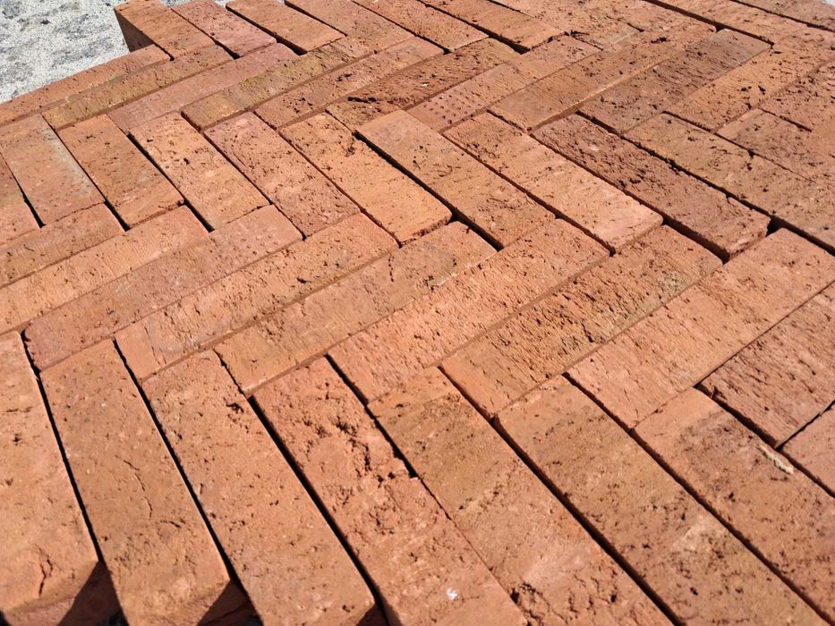 Cegła klinkierowa ręcznie formowana ściany tarasy grille rustykalna