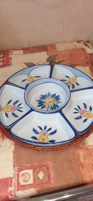 Продам фарфоровую менажницу