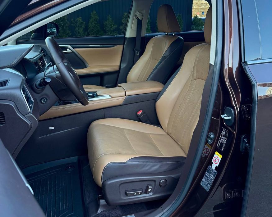 Lexus RX 450h official