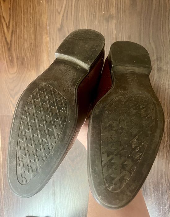 Класичні шкіряні туфлі