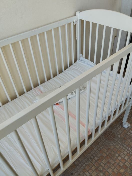 Berço Branco com Colchão