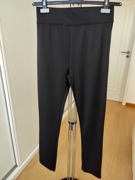Leggins pretas, novas