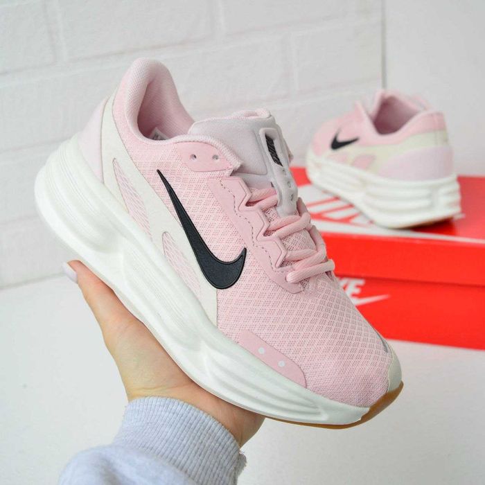 Nike Shield Comfort Ride Pink рожеві кросівки жіночі найк кроссовки кросовки