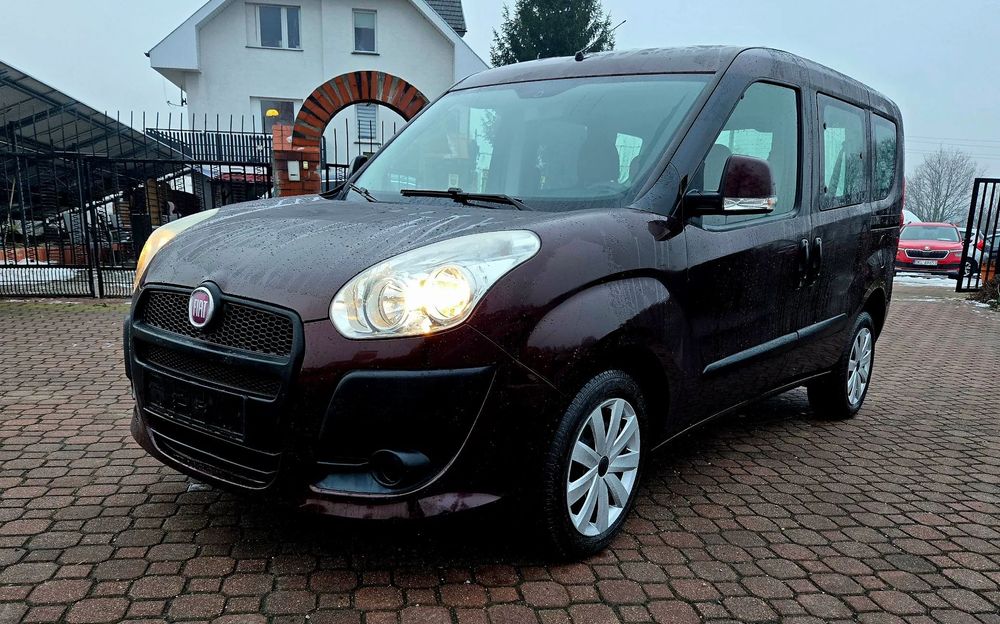 Fiat Doblo 1,4 16v benzyna 5 osób, klimatyzacja