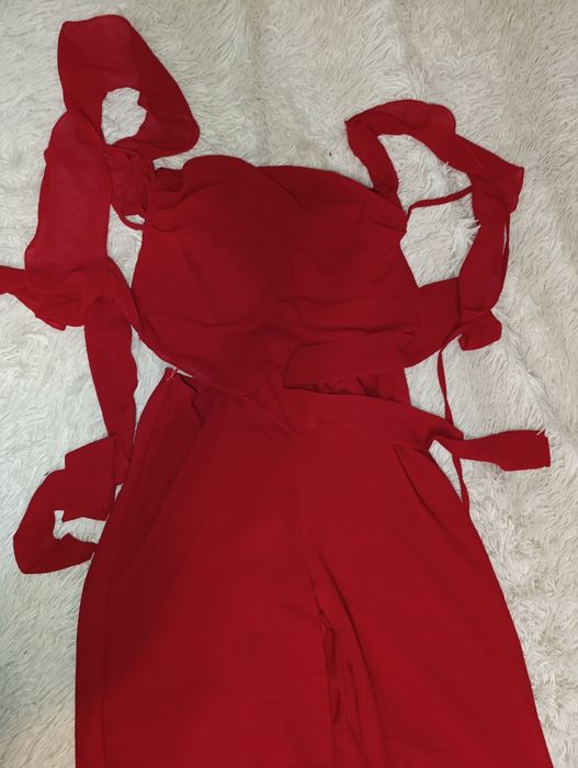 Святкова сукня жіноча червона