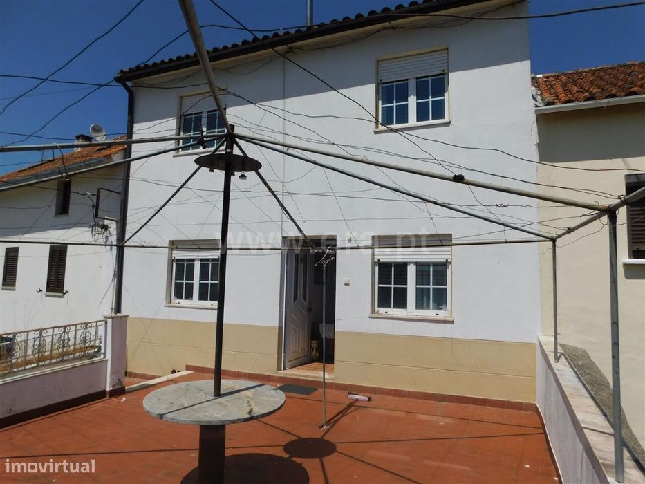 Moradia em Banda T4 / Covilhã, Erada