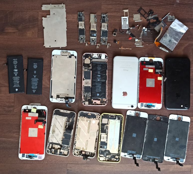 Продам мобільні телефони та запчастини до телефонів