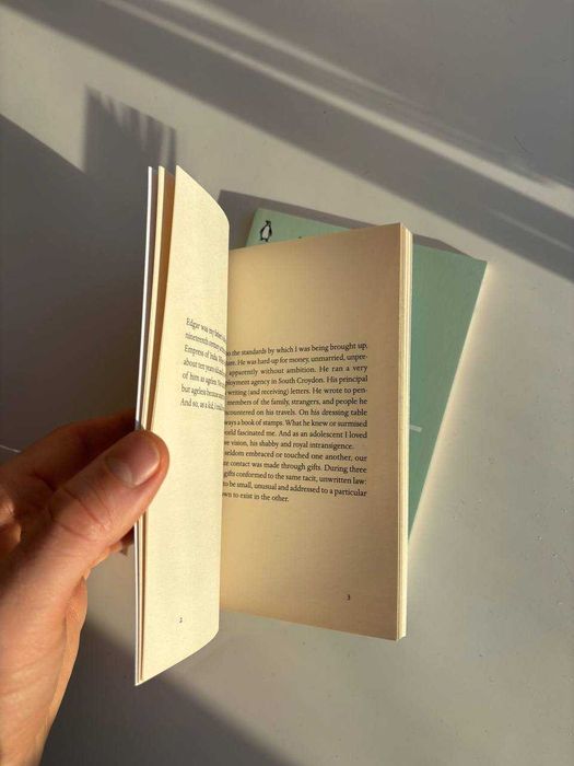 Продам нову книгу Notes on Nationalism та The Red Tenda of Bologna