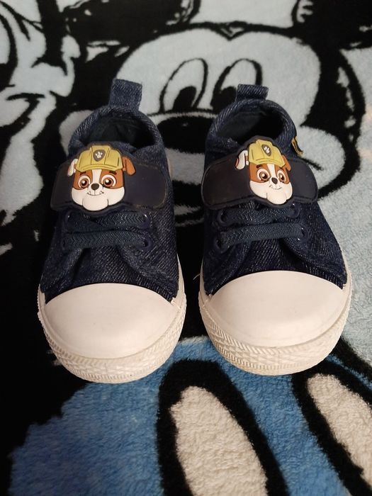 Sprzedam buciki dla chłopca rozmiar 21